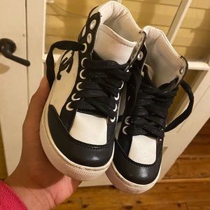 8C Toddler Chanel sneaker